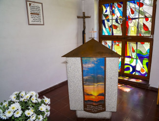 Kirche Buchbach Taufstein